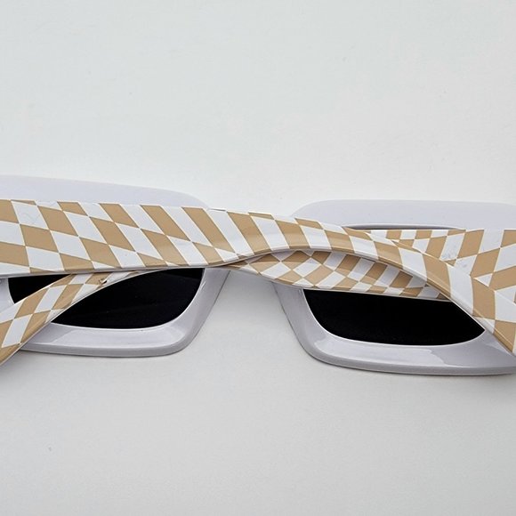 *SOLD* Forever 21 00458341 Brown Checkered Frame Grey Lens Bad Bunny Sunglasses - Picture 9 of 12